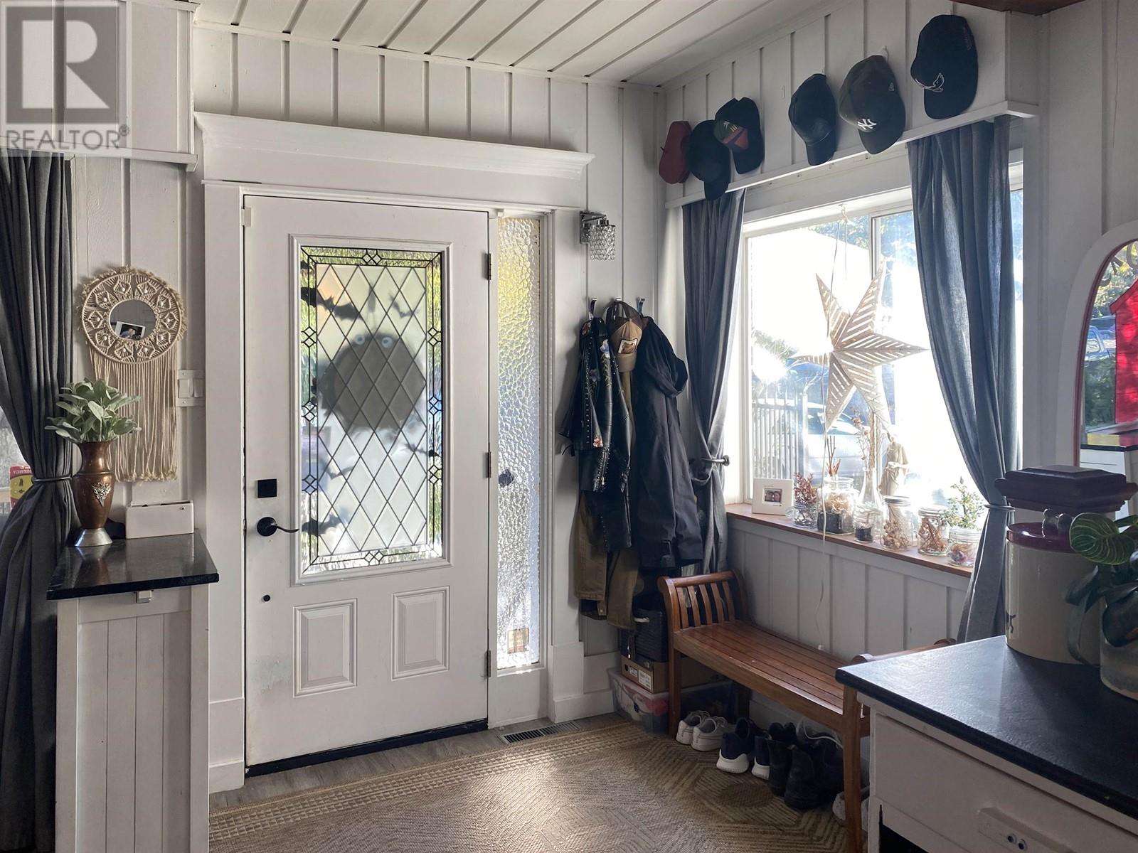 2017 Turner Street, Vancouver, British Columbia  V5L 2A2 - Photo 5 - R2828957