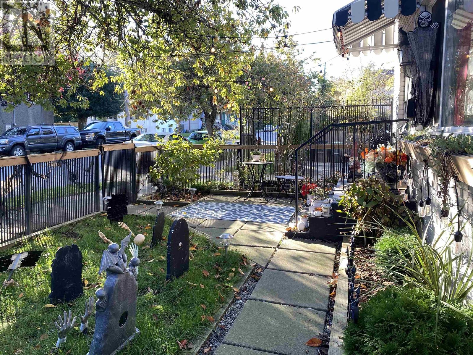 2017 Turner Street, Vancouver, British Columbia  V5L 2A2 - Photo 3 - R2828957