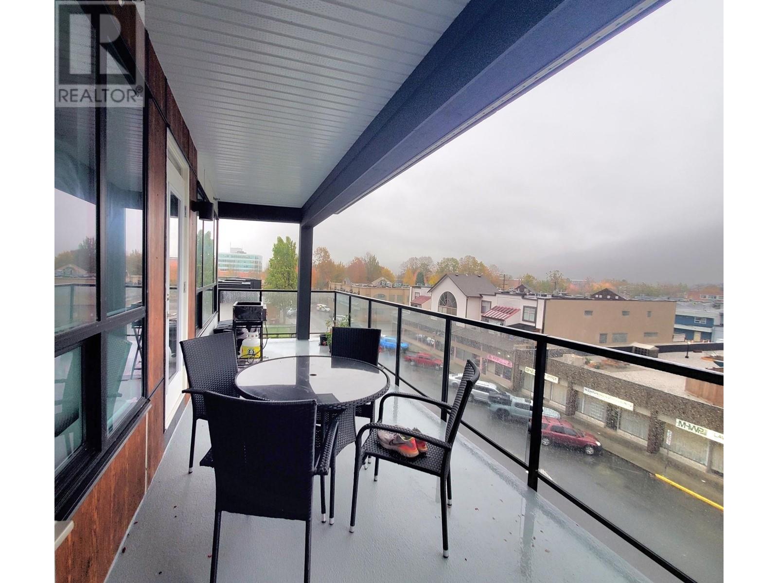 405 22335 Mcintosh Avenue, Maple Ridge, British Columbia  V2X 3C2 - Photo 2 - R2830110