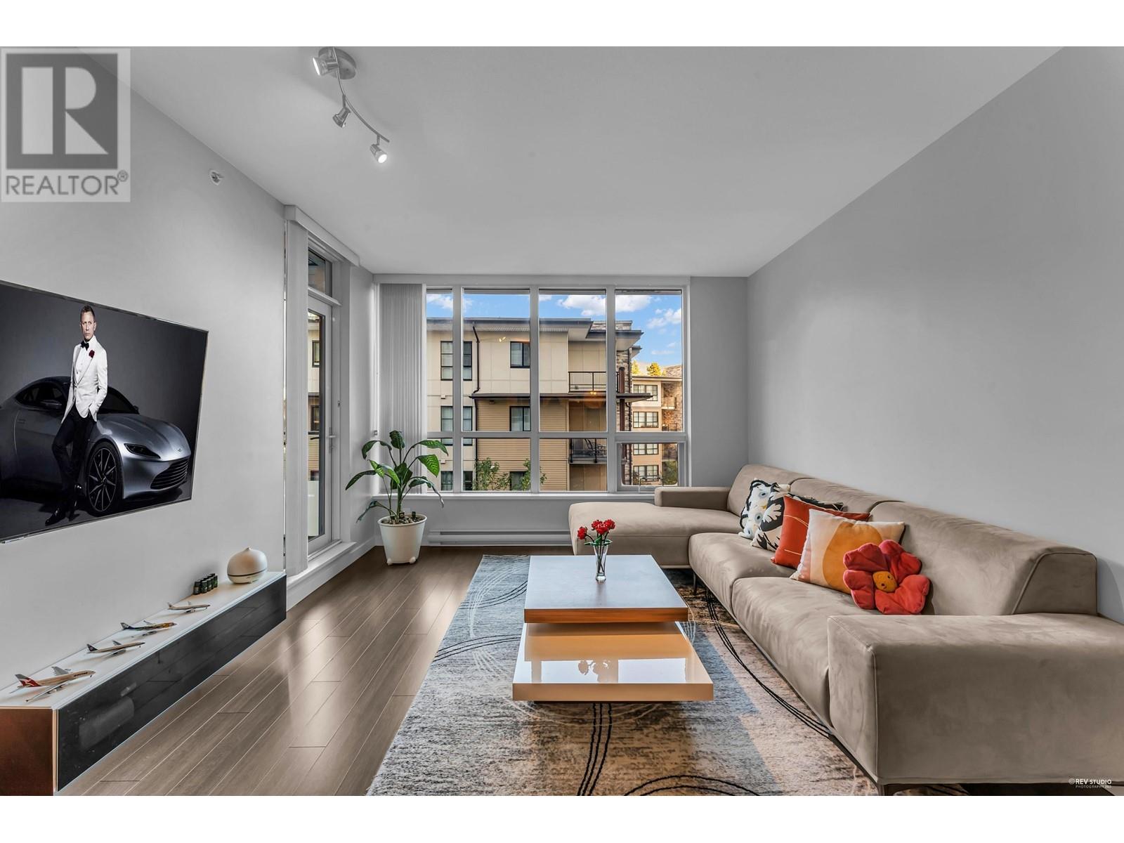 509 3093 Windsor Gate, Coquitlam, British Columbia  V3B 0N2 - Photo 2 - R2830099