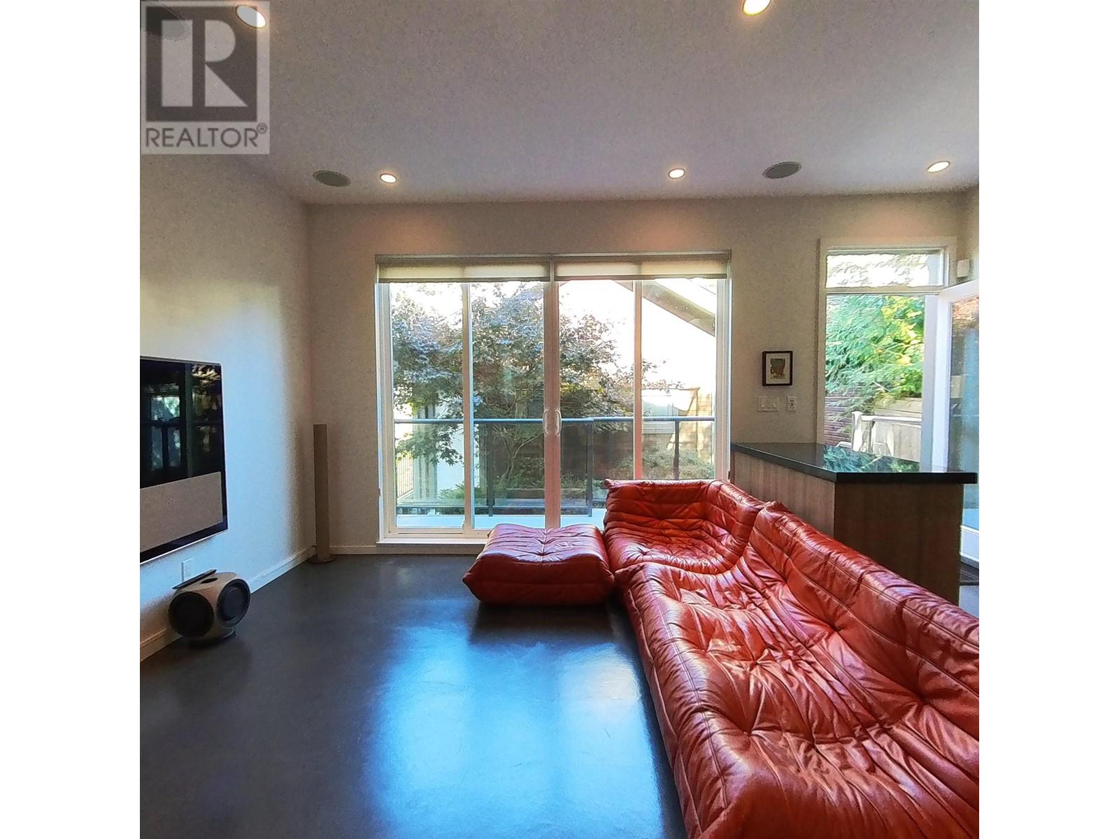 1603 E 4th Avenue, Vancouver, British Columbia  V5N 1J7 - Photo 4 - R2825121