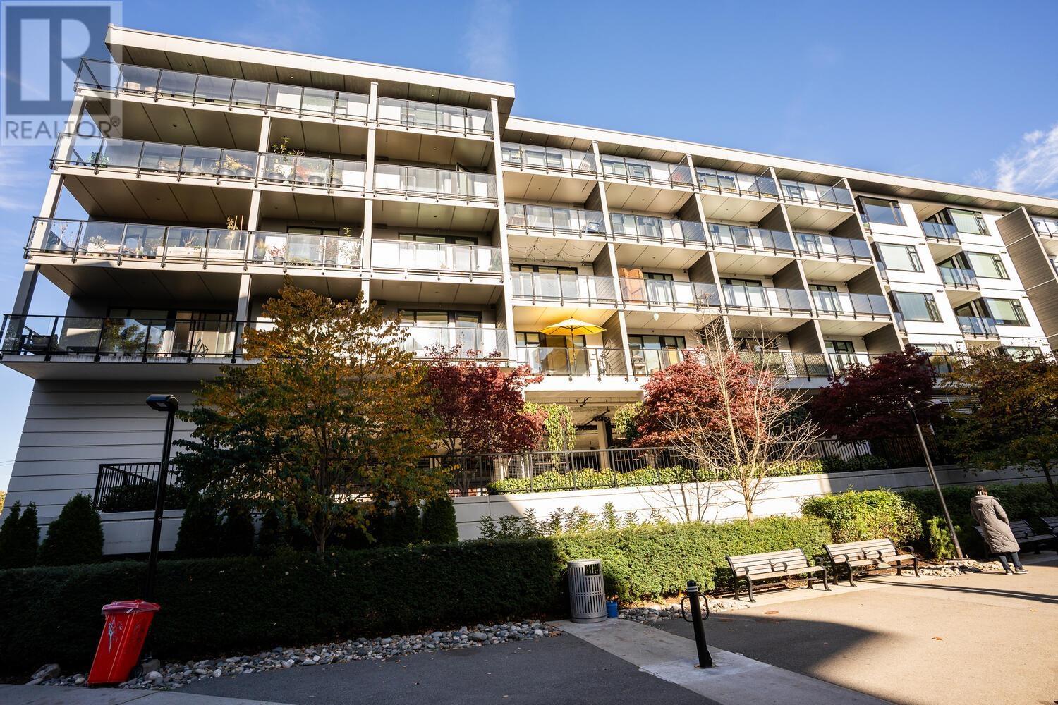 311 725 MARINE DRIVE, north vancouver, British Columbia