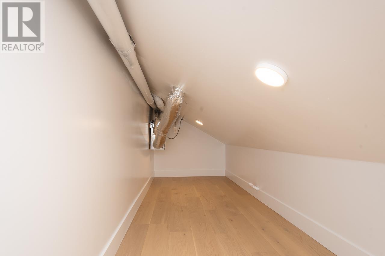 3053 E 8th Avenue, Vancouver, British Columbia  V5M 1X4 - Photo 35 - R2828637