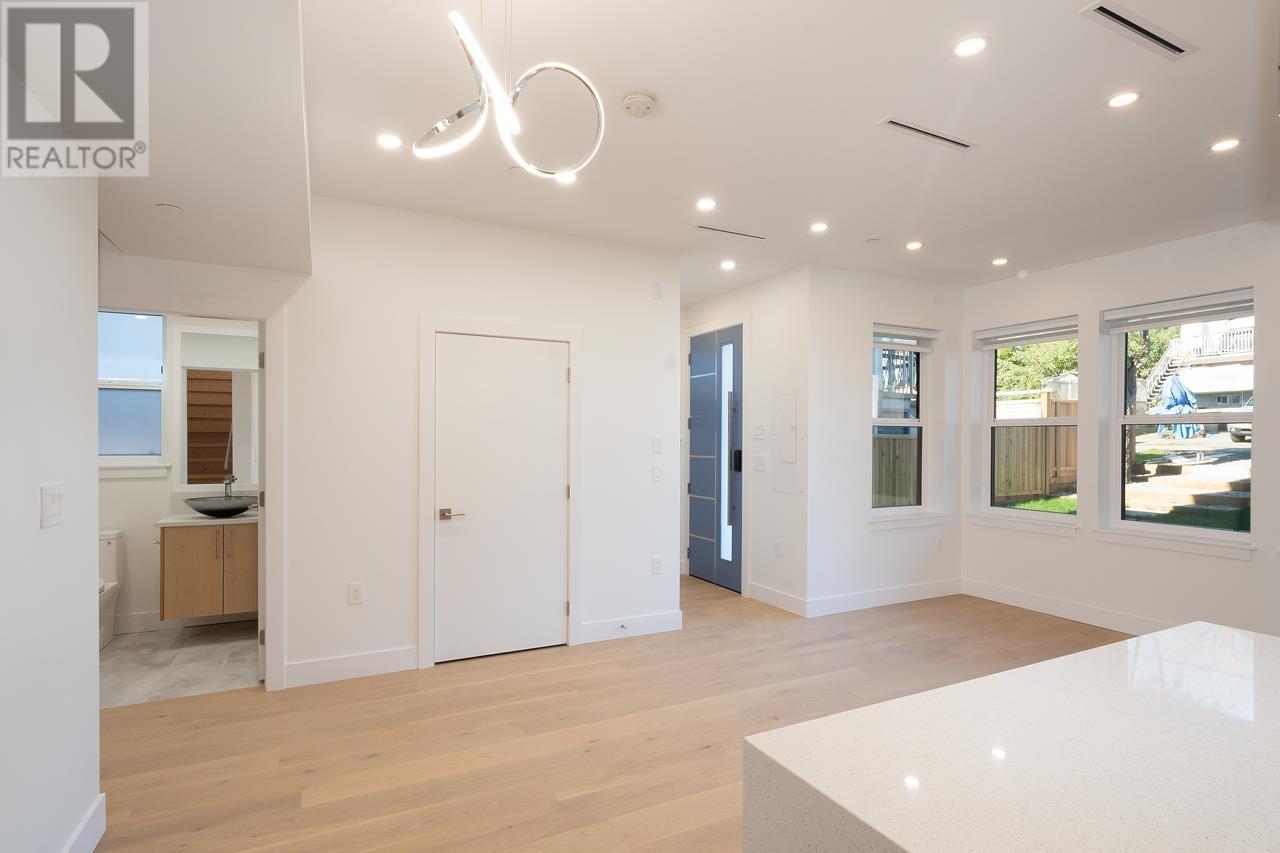 3053 E 8th Avenue, Vancouver, British Columbia  V5M 1X4 - Photo 4 - R2828637