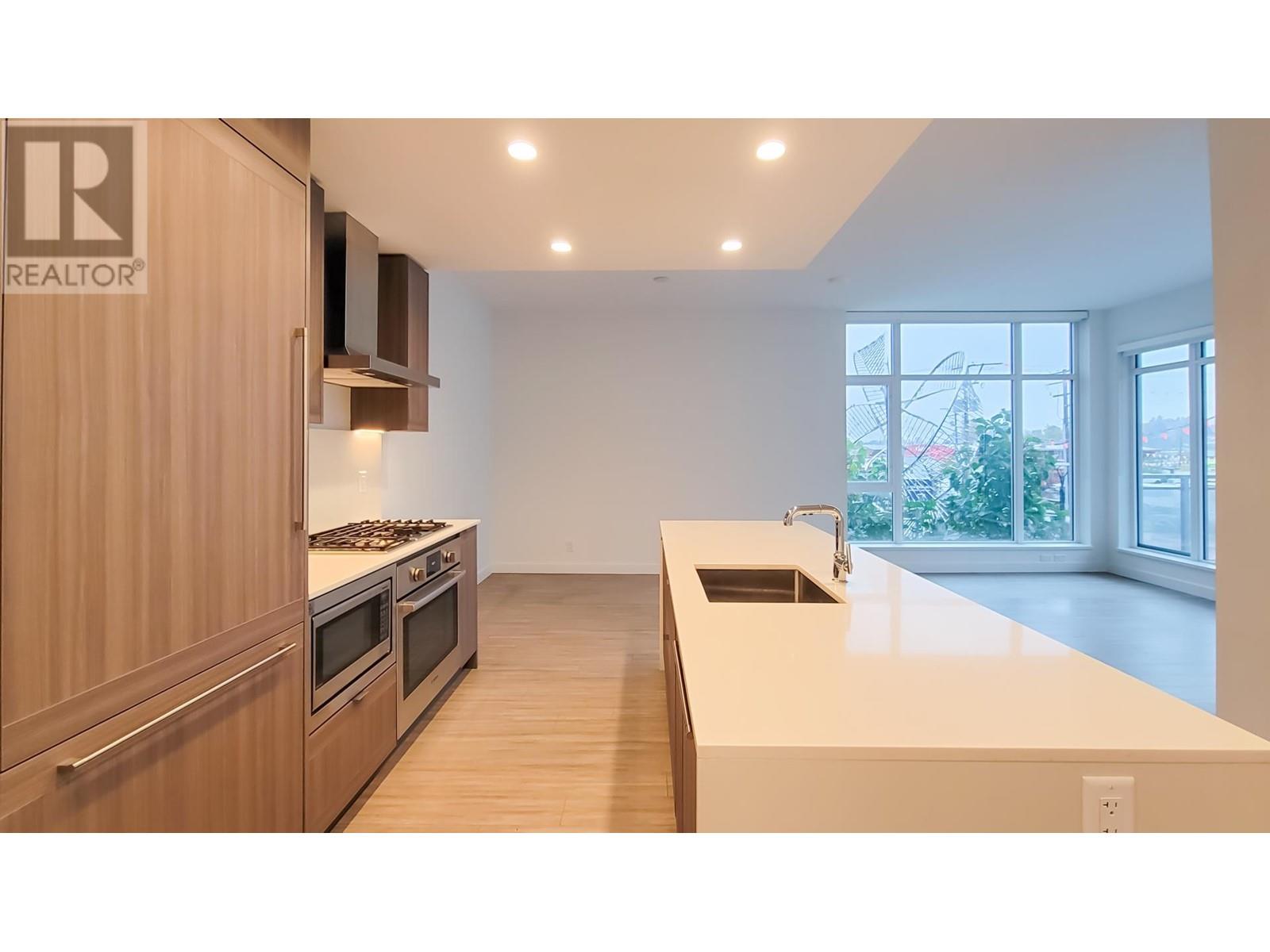 201 2351 Beta Avenue, Burnaby, British Columbia  V5C 0M2 - Photo 2 - R2830095