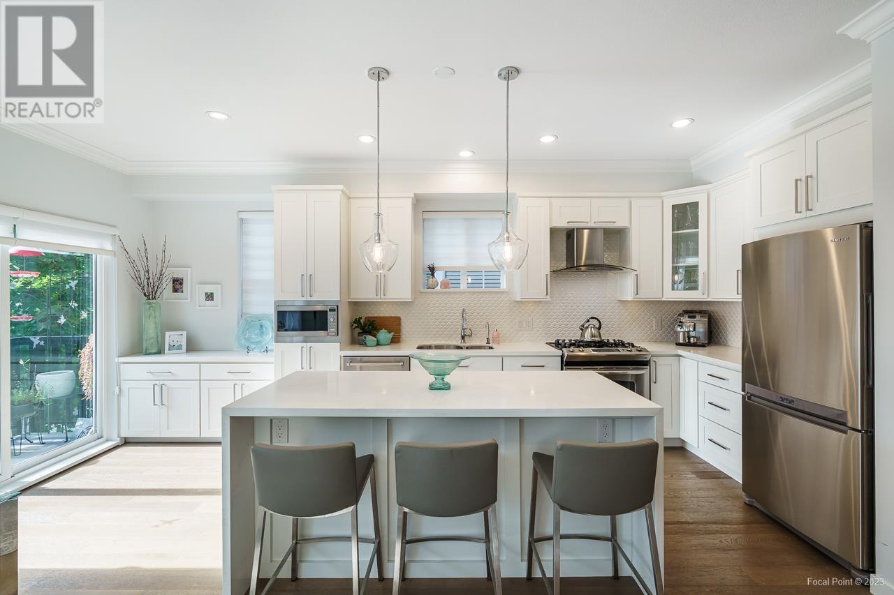 3349 Devonshire Avenue, Coquitlam, British Columbia  V3E 0B1 - Photo 9 - R2826894