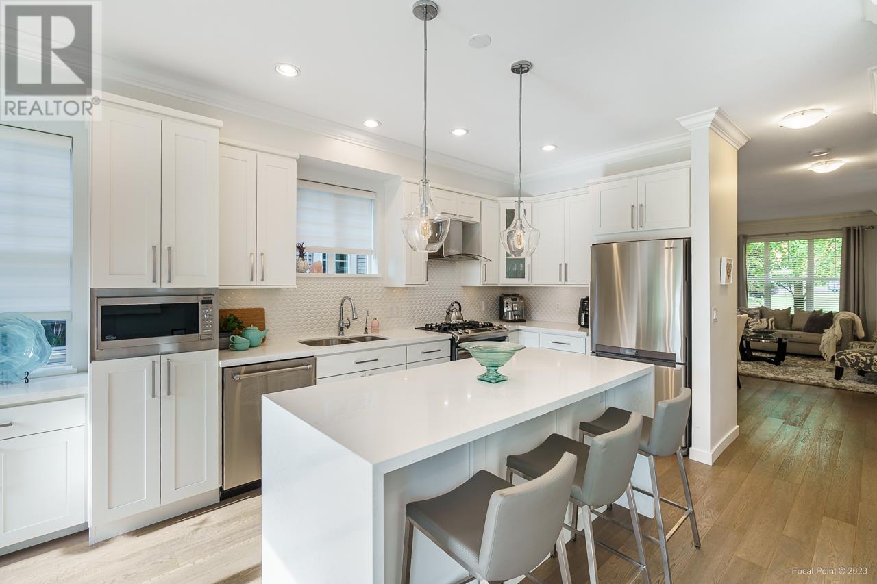 3349 Devonshire Avenue, Coquitlam, British Columbia  V3E 0B1 - Photo 15 - R2826894