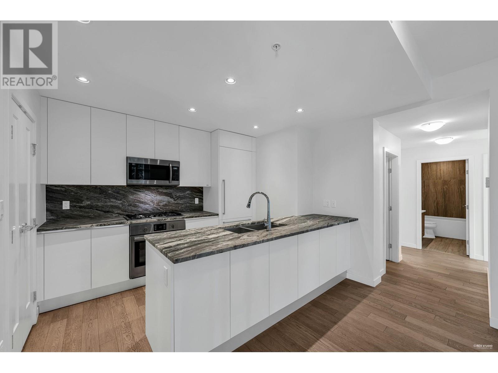 808 2033 W 10TH AVENUE, vancouver, British Columbia