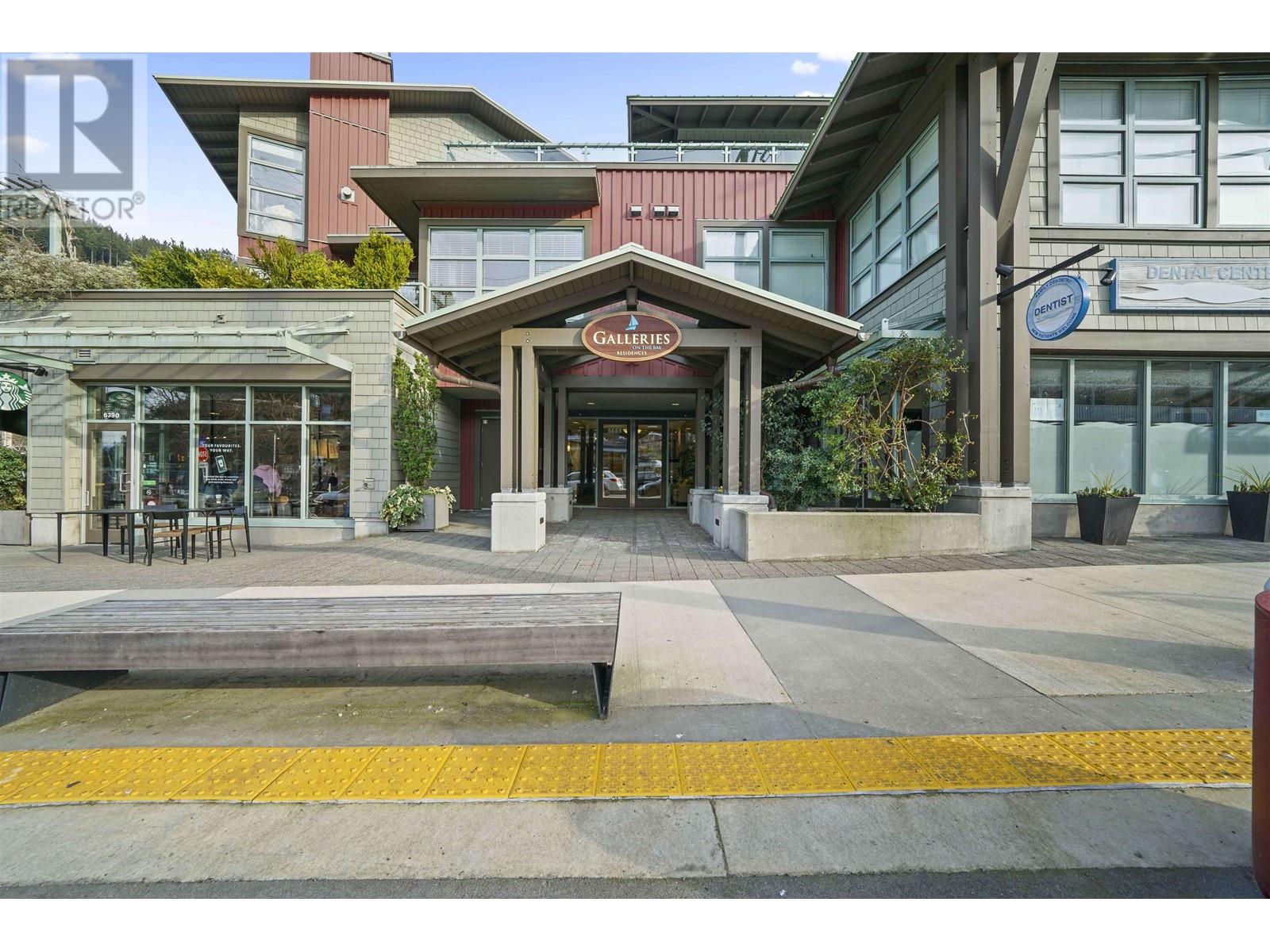 209 6688 ROYAL AVENUE, west vancouver, British Columbia
