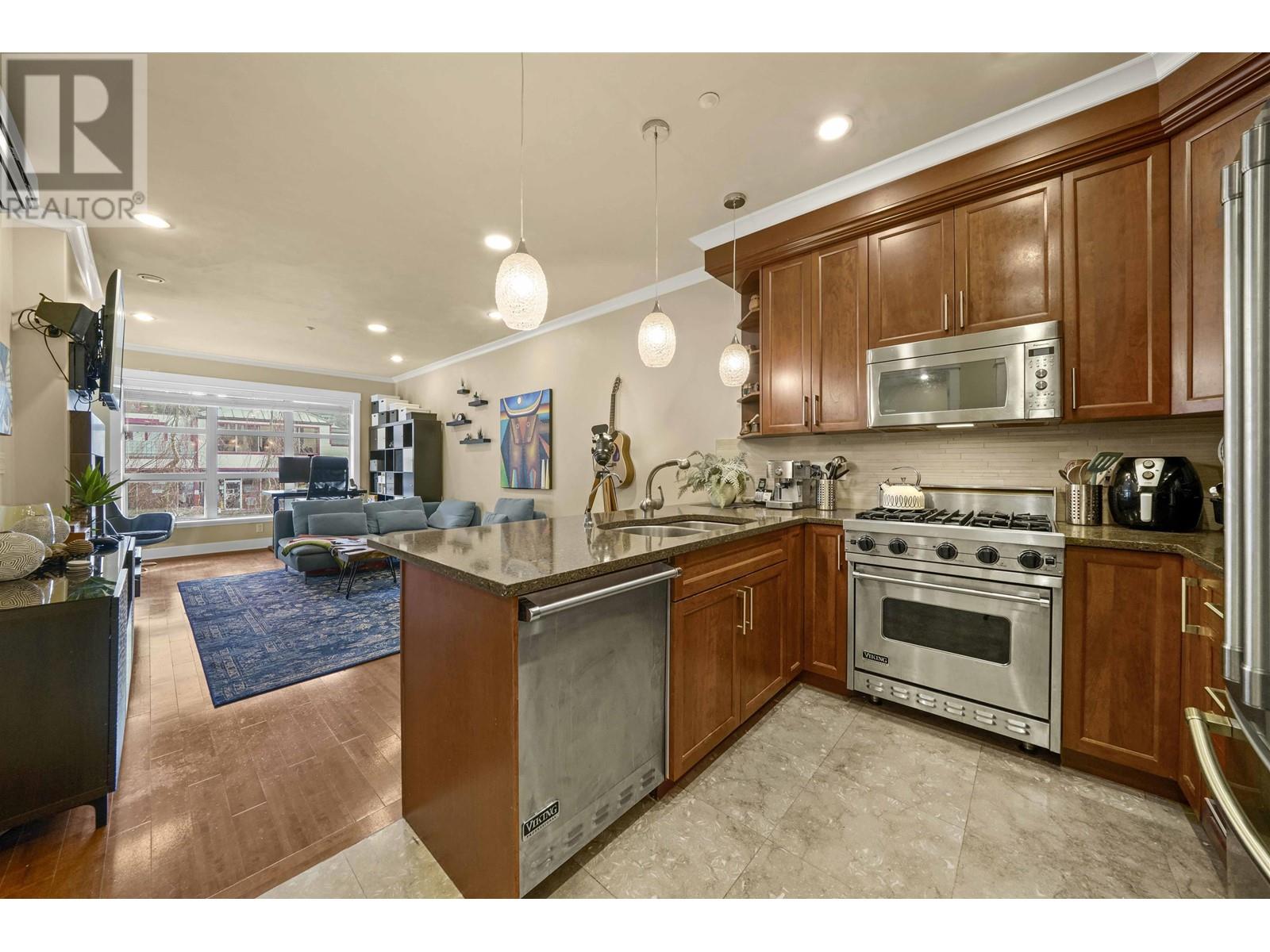 209 6688 Royal Avenue, West Vancouver, British Columbia  V7W 2B9 - Photo 12 - R2830228