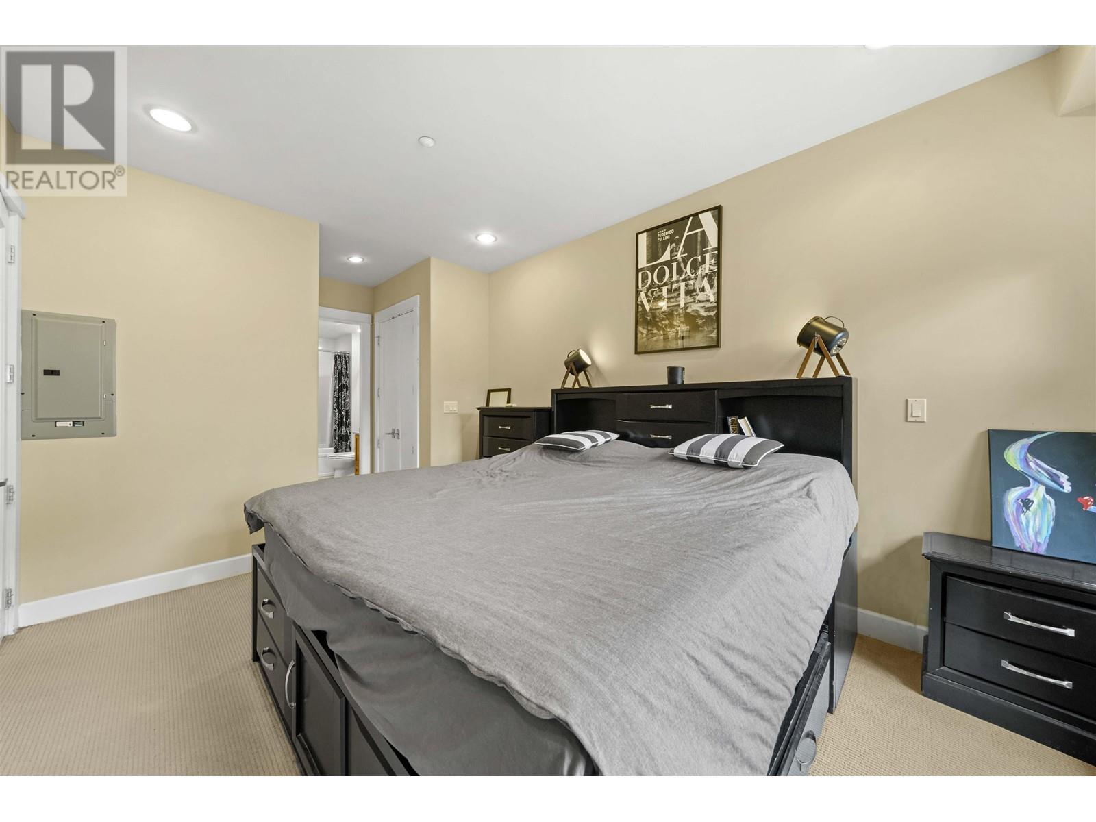 209 6688 Royal Avenue, West Vancouver, British Columbia  V7W 2B9 - Photo 16 - R2830228