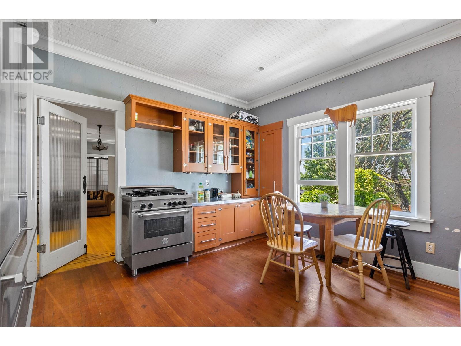 1217 Sixth Avenue, New Westminster, British Columbia  V3M 2C1 - Photo 11 - R2830195