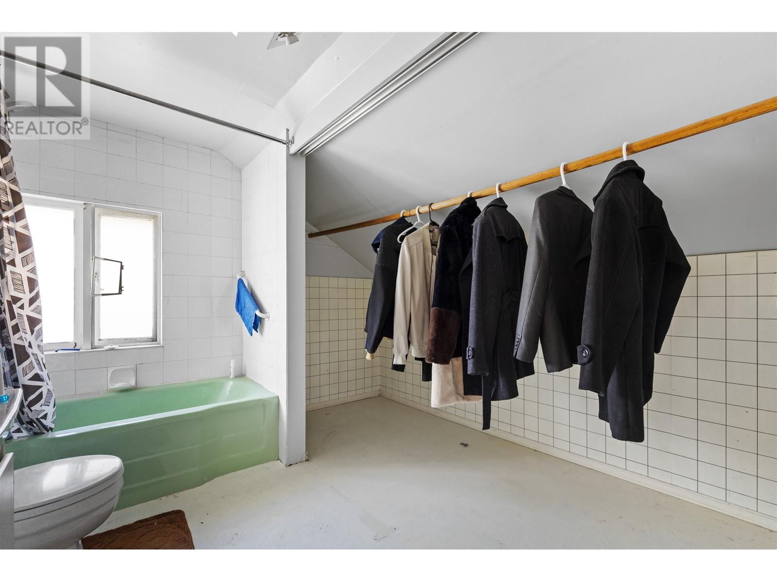 1217 Sixth Avenue, New Westminster, British Columbia  V3M 2C1 - Photo 12 - R2830195