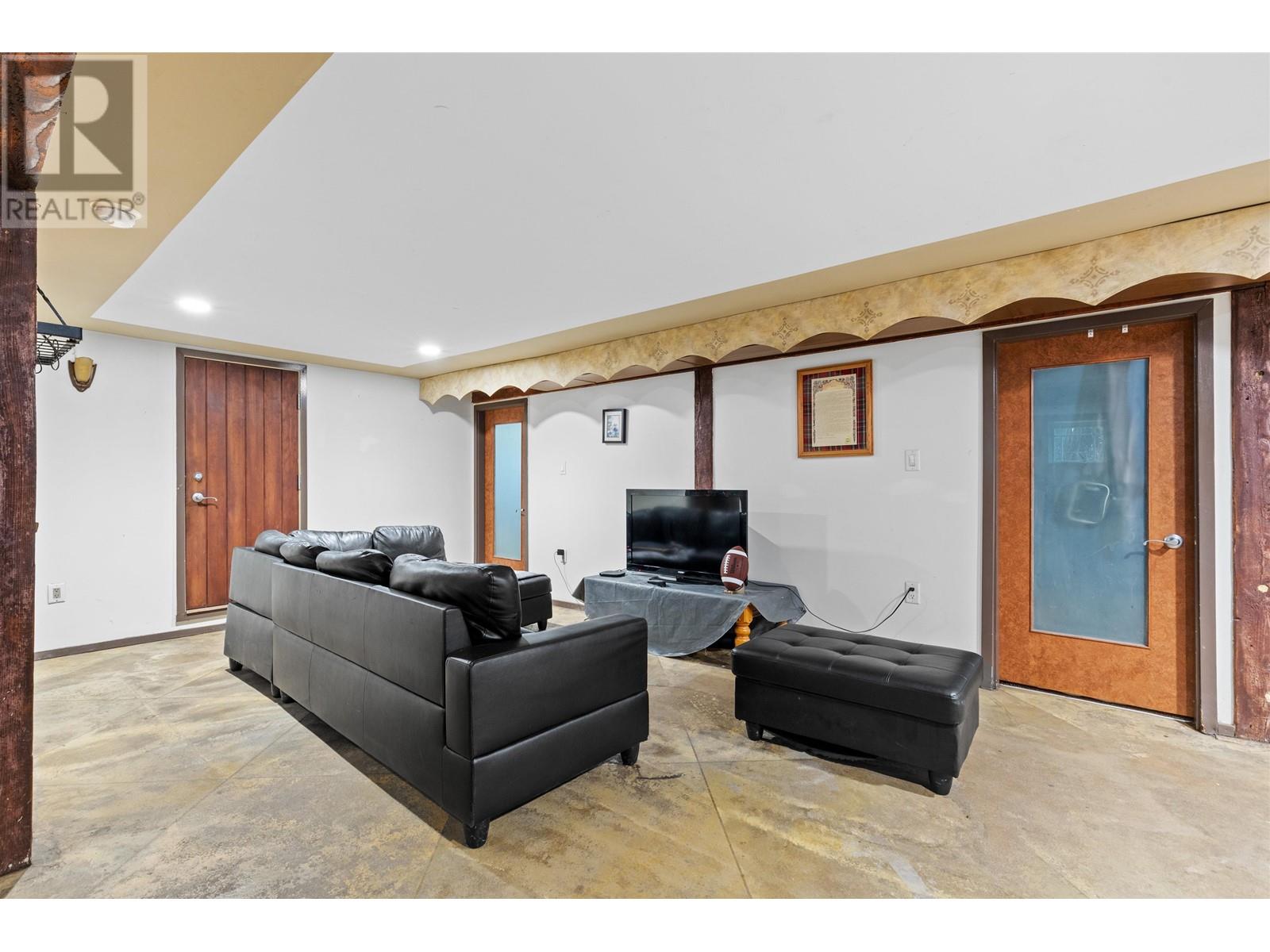 1217 Sixth Avenue, New Westminster, British Columbia  V3M 2C1 - Photo 17 - R2830195