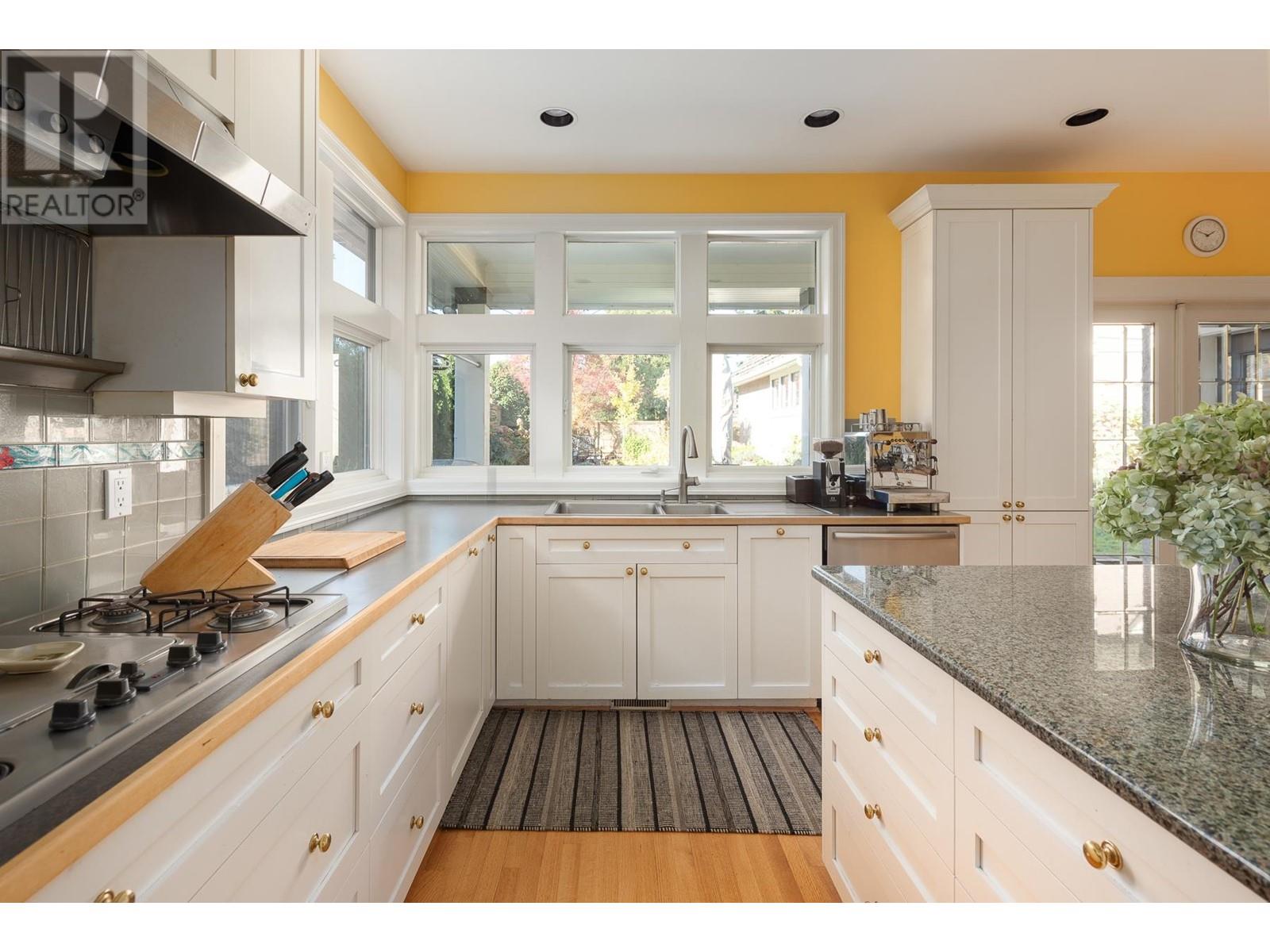 217 Third Avenue, New Westminster, British Columbia  V3L 1L9 - Photo 16 - R2830231