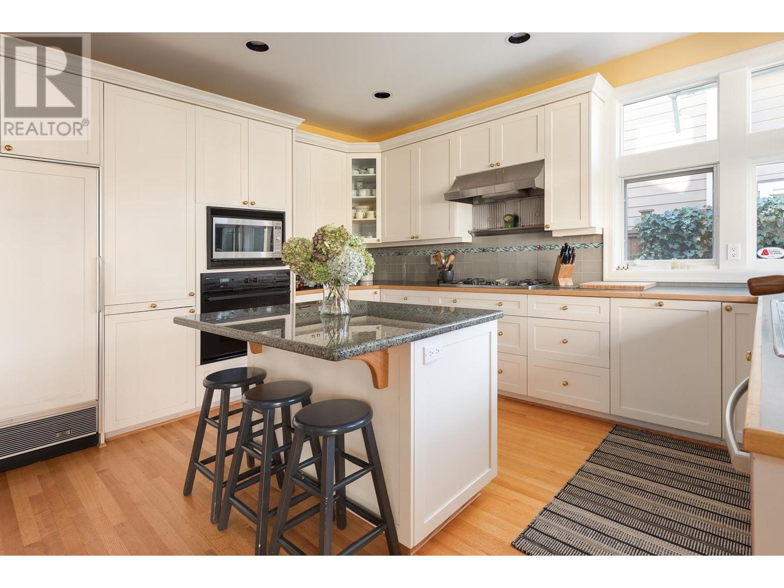 217 Third Avenue, New Westminster, British Columbia  V3L 1L9 - Photo 17 - R2830231