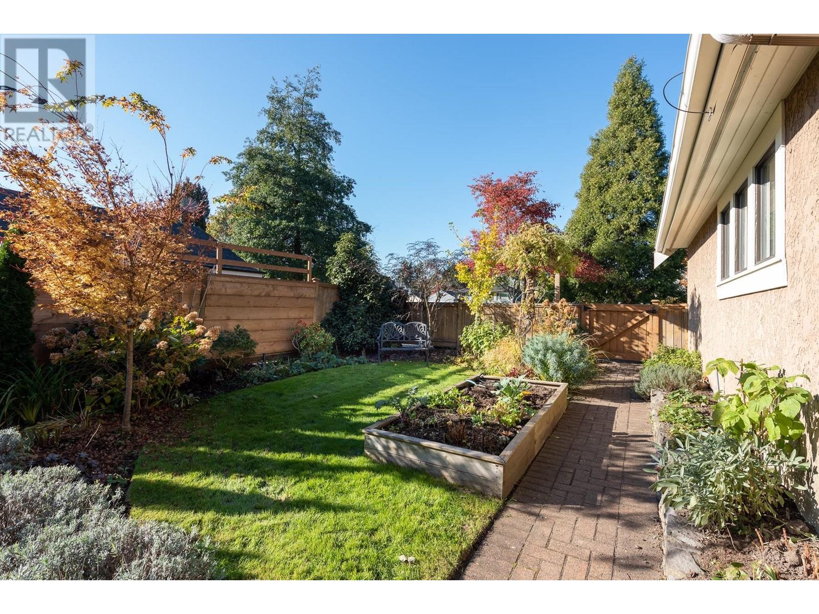 217 Third Avenue, New Westminster, British Columbia  V3L 1L9 - Photo 37 - R2830231