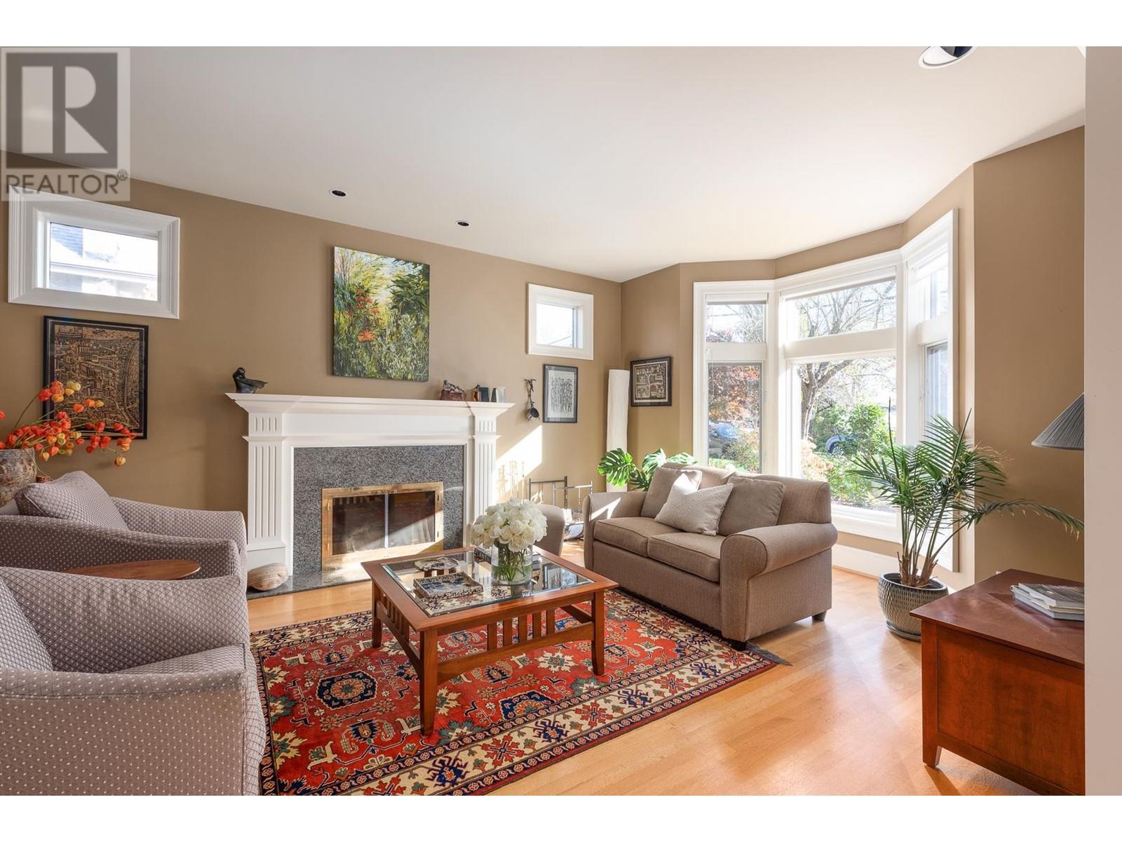 217 Third Avenue, New Westminster, British Columbia  V3L 1L9 - Photo 5 - R2830231