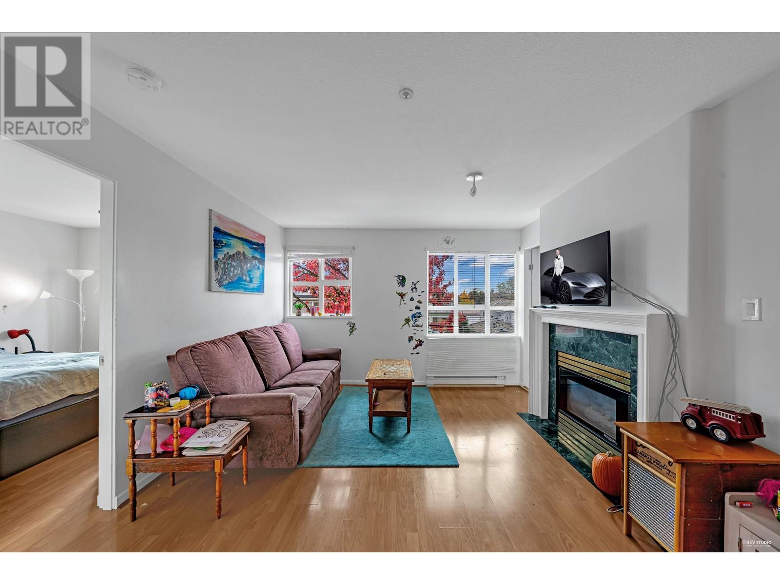 E213 515 E 15th Avenue, Vancouver, British Columbia  V5T 4S4 - Photo 4 - R2827685