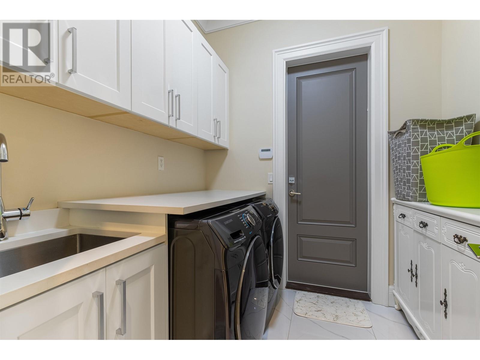 8711 Rosemary Avenue, Richmond, British Columbia  V7A 2L2 - Photo 16 - R2824874