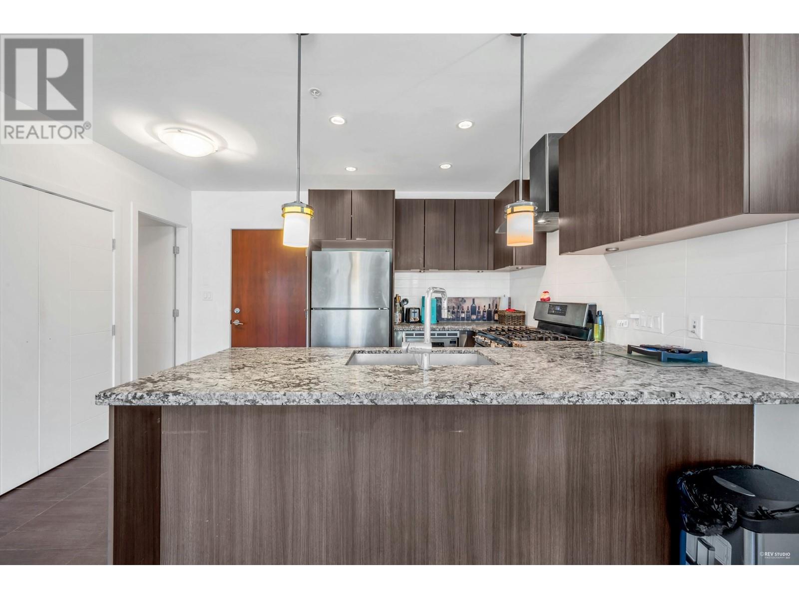 202 5688 Hastings Street, Burnaby, British Columbia  V5B 1R4 - Photo 9 - R2785351