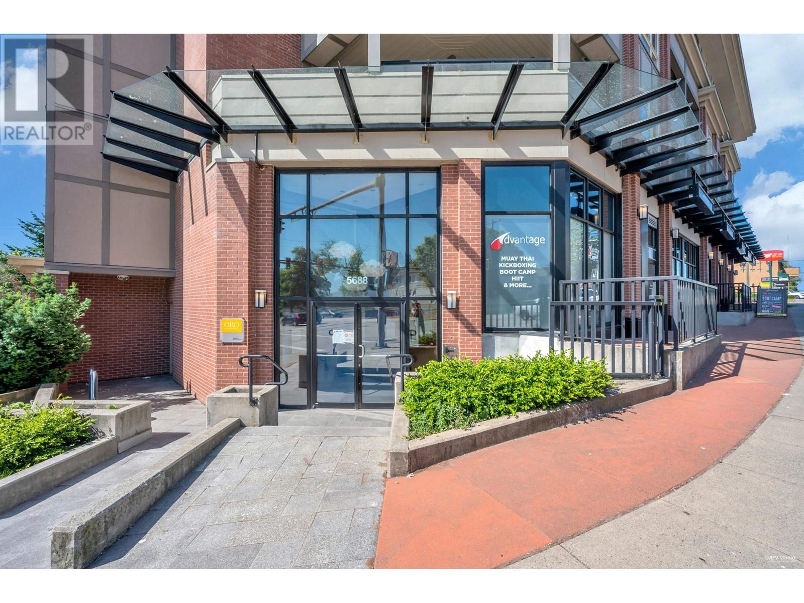 202 5688 Hastings Street, Burnaby, British Columbia  V5B 1R4 - Photo 1 - R2785351