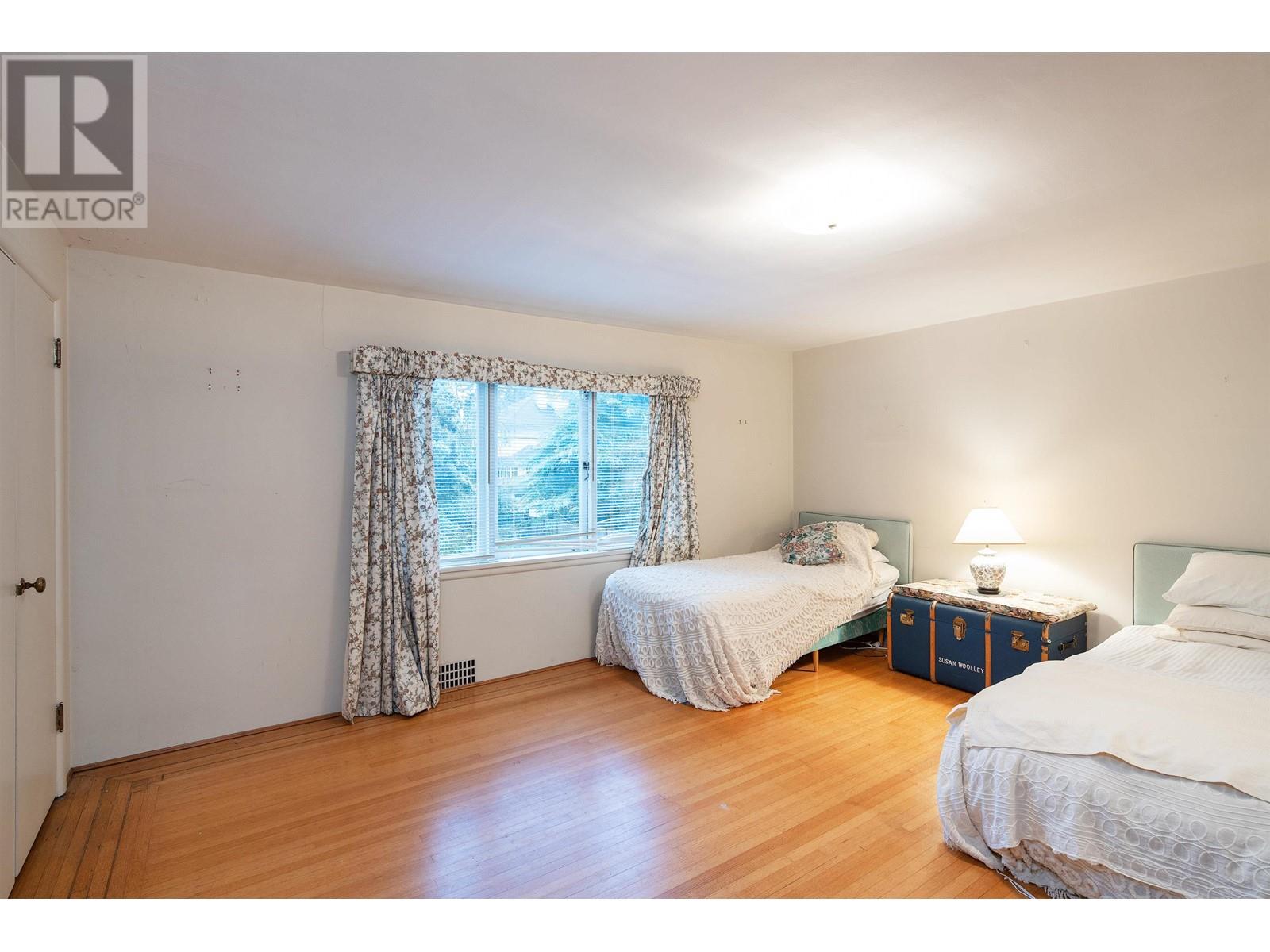 Listing Picture 12 of 22 : 1350 LAURIER AVENUE, Vancouver / 溫哥華 - 魯藝地產 Yvonne Lu Group - MLS Medallion Club Member