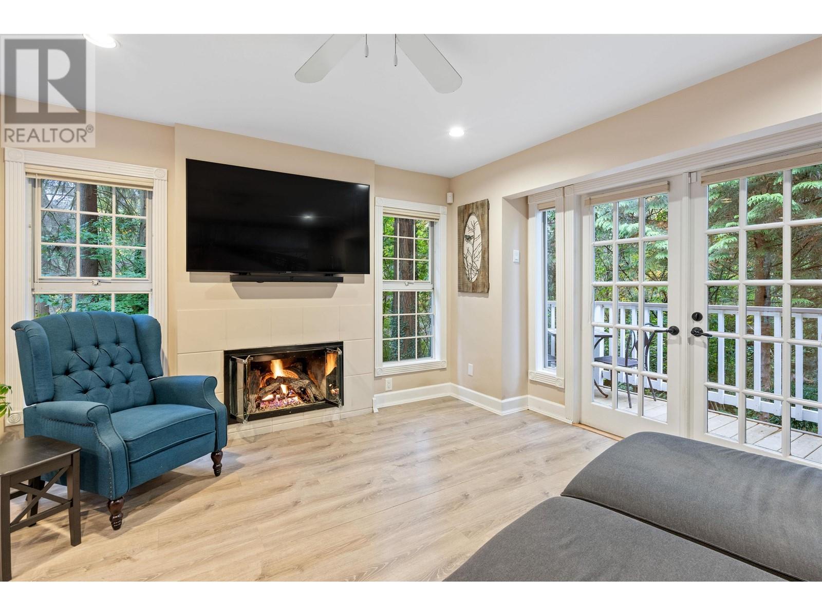1956 Wolfe Street, North Vancouver, British Columbia  V7M 2Z3 - Photo 2 - R2825633