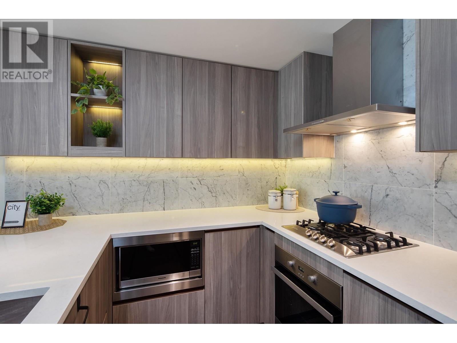 709 455 Sw Marine Drive, Vancouver, British Columbia  V5X 0H3 - Photo 2 - R2830250