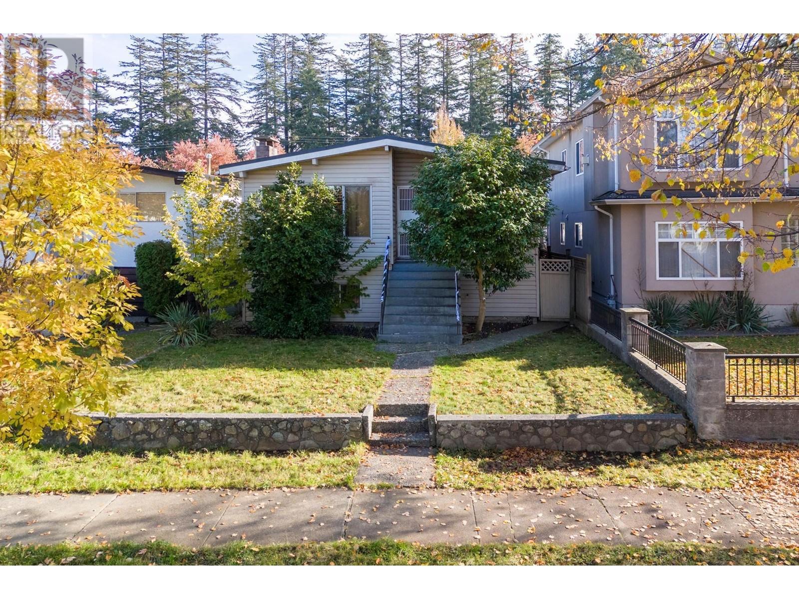5888 Ormidale Street, Vancouver, British Columbia  V5R 4R3 - Photo 2 - R2830235
