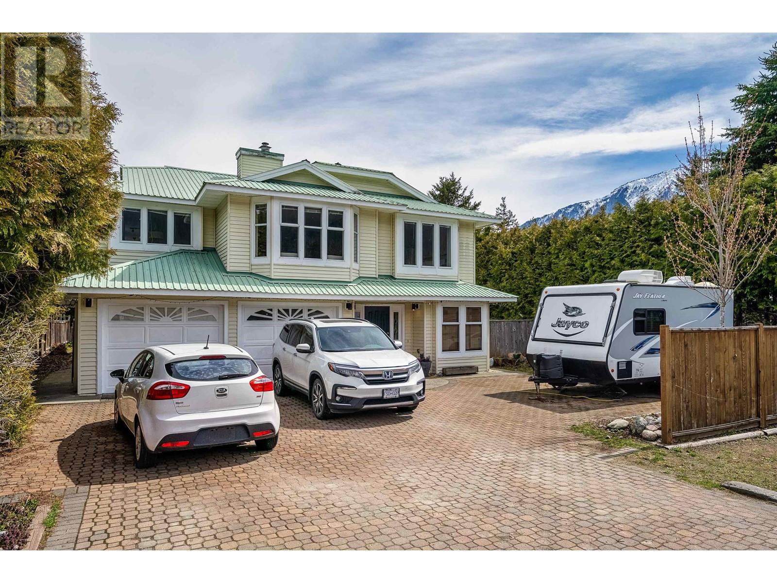 7392 LARCH STREET, pemberton, British Columbia