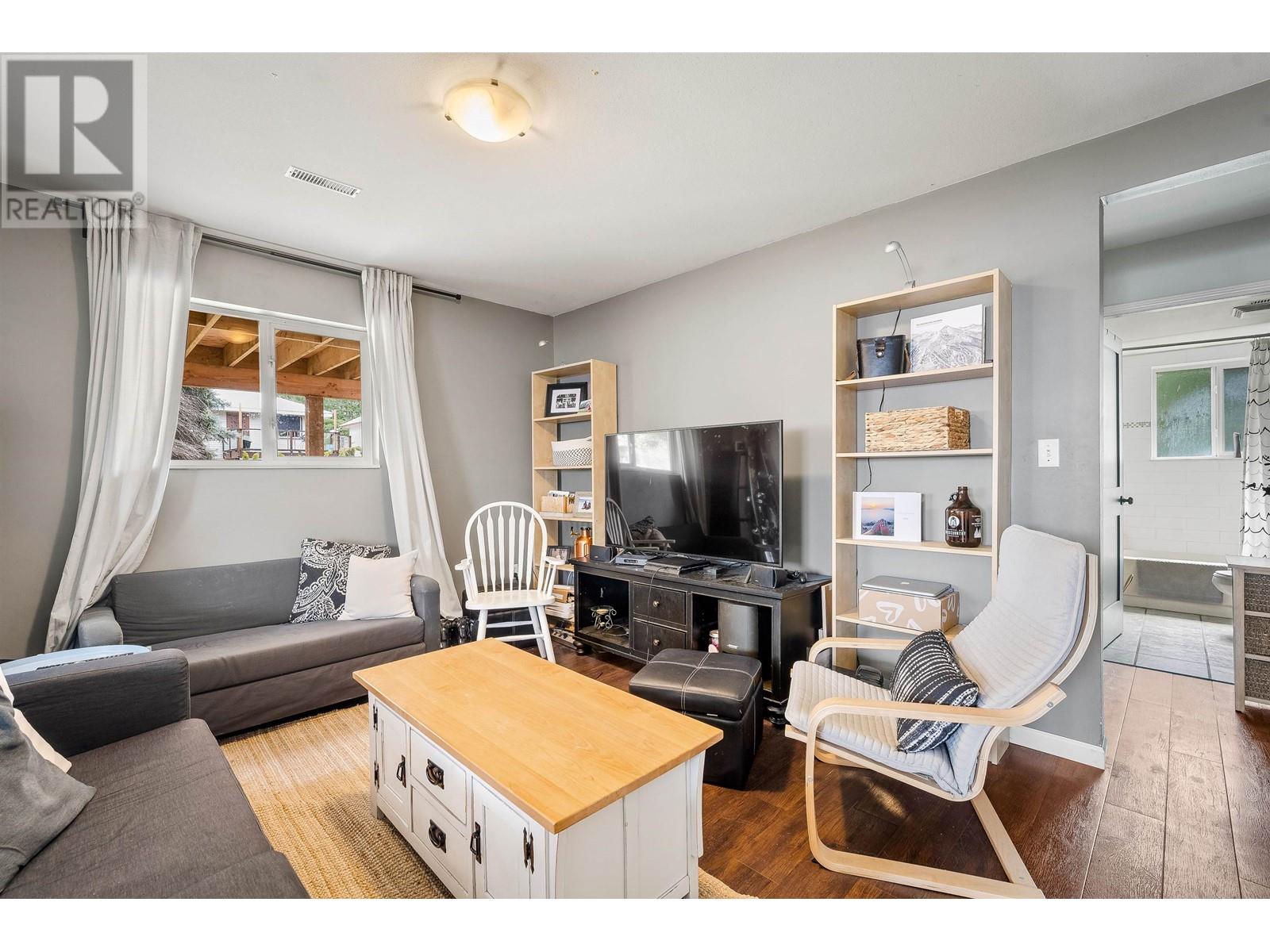 7392 Larch Street, Pemberton, British Columbia  V0N 2L0 - Photo 19 - R2830283