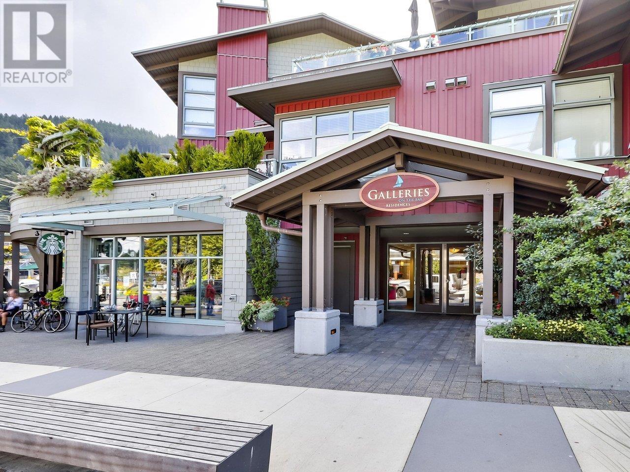 202 6688 ROYAL AVENUE, west vancouver, British Columbia
