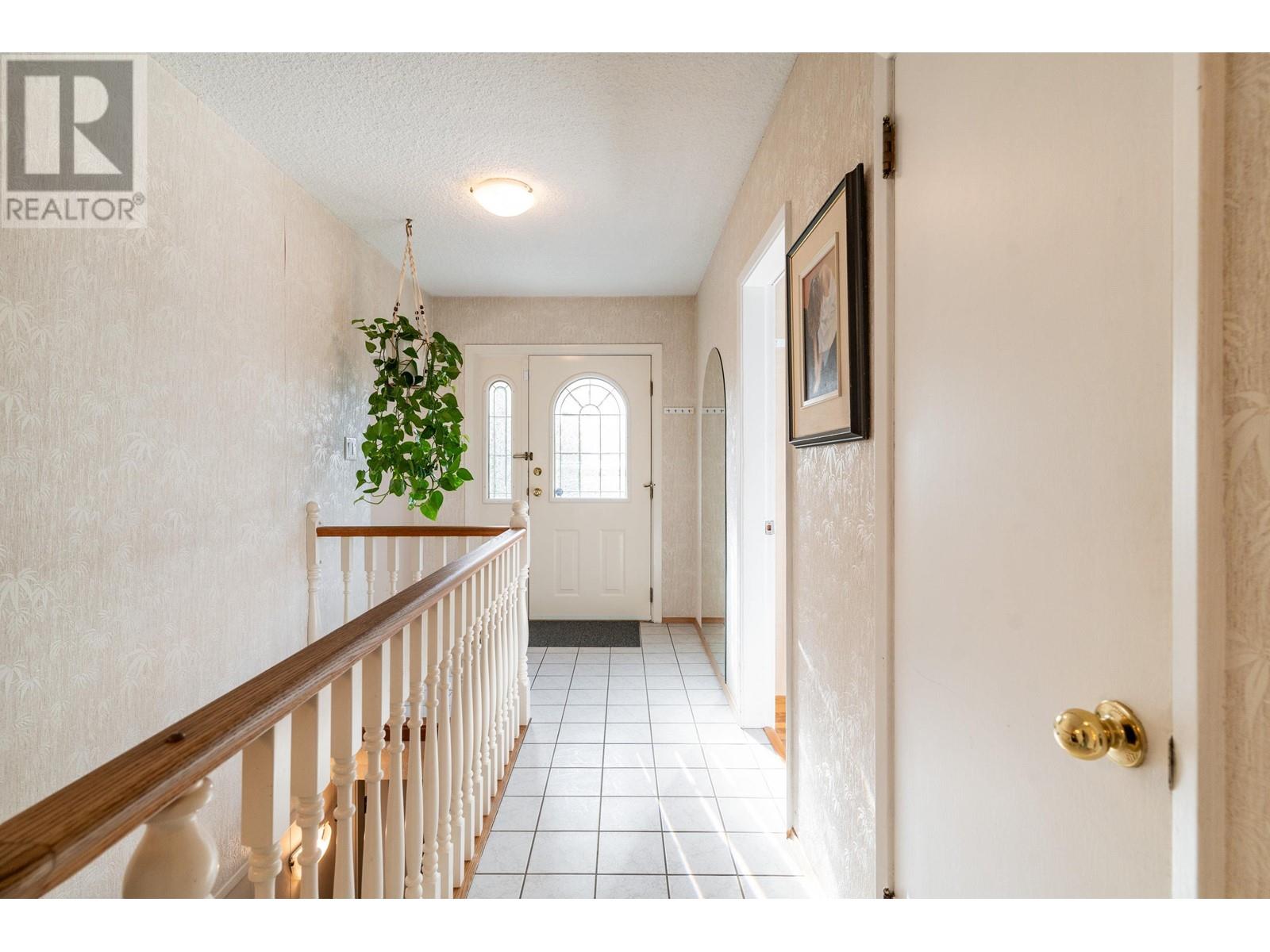 3793 Peter Street, Burnaby, British Columbia  V5J 1N5 - Photo 2 - R2830236