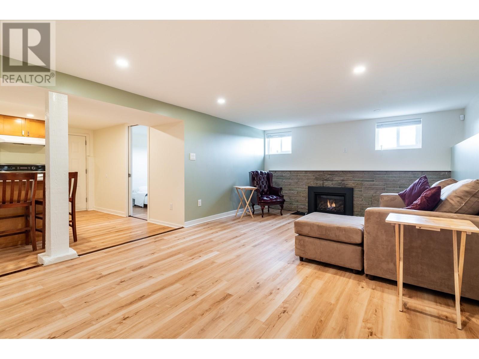 3793 Peter Street, Burnaby, British Columbia  V5J 1N5 - Photo 11 - R2830236