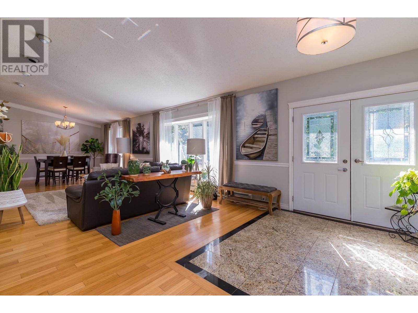 11742 260 Street, Maple Ridge, British Columbia  V2W 2A8 - Photo 11 - R2830203