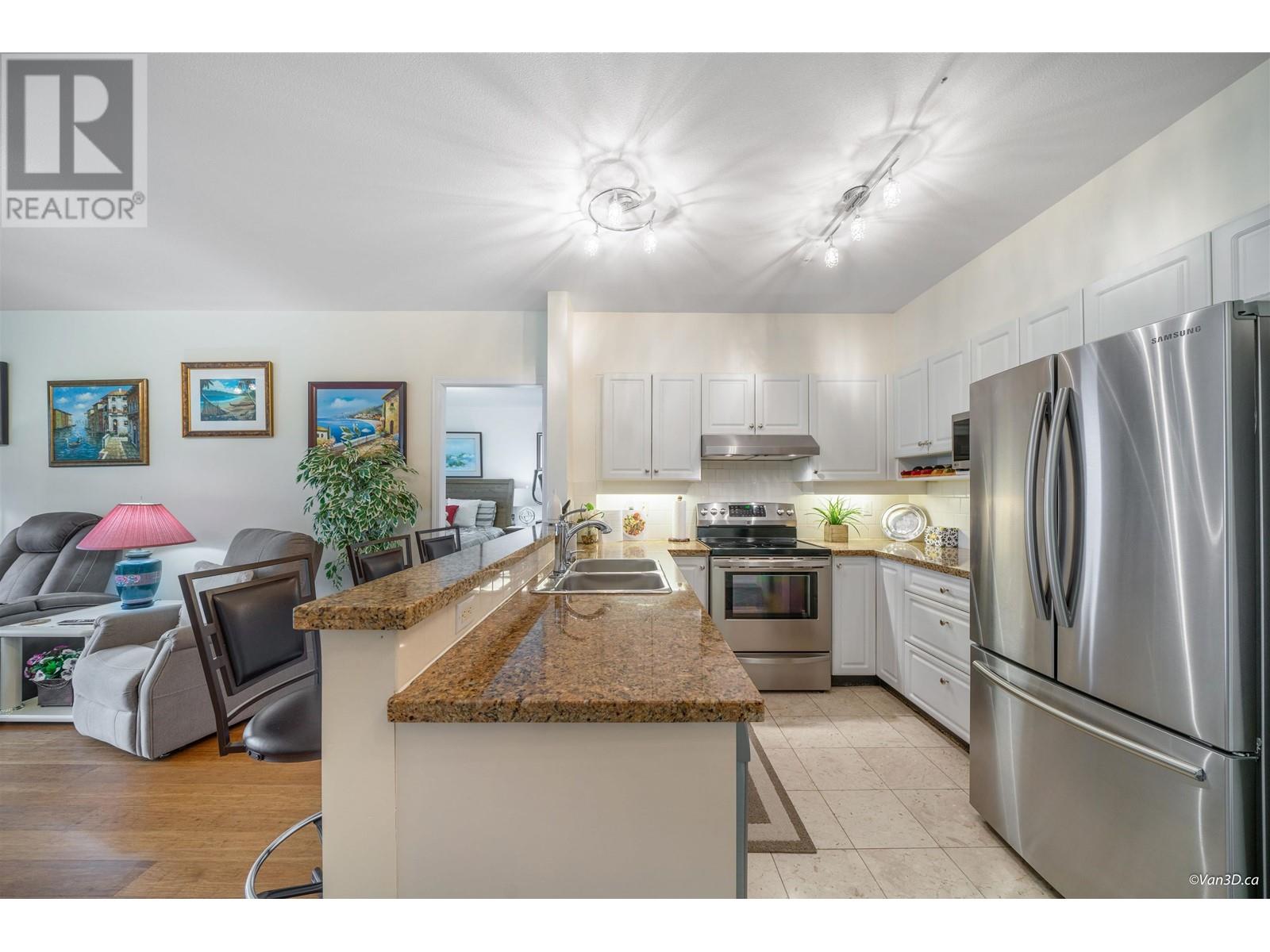 423 3629 Deercrest Drive, North Vancouver, British Columbia  V7G 2S9 - Photo 5 - R2830305