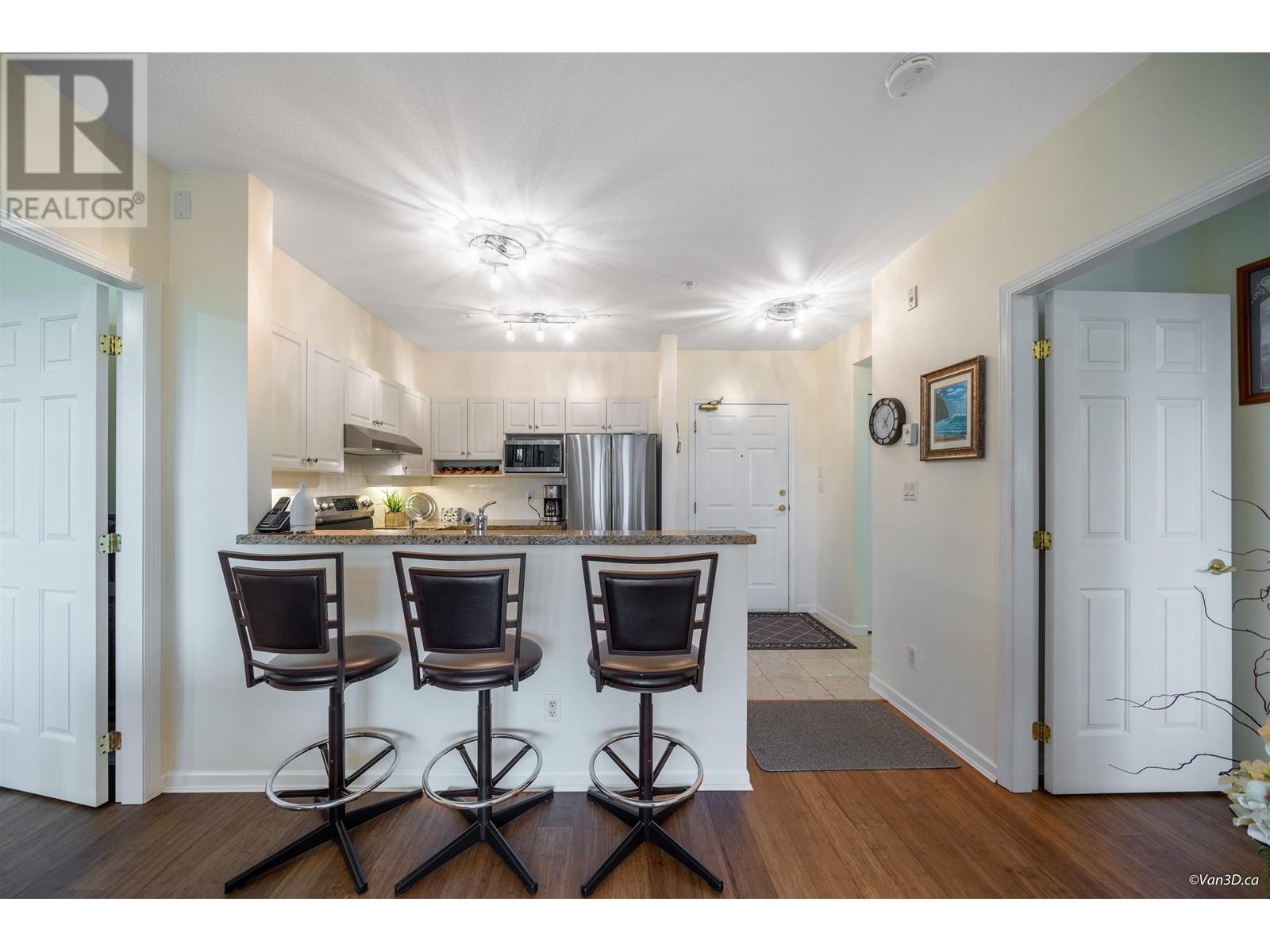 423 3629 Deercrest Drive, North Vancouver, British Columbia  V7G 2S9 - Photo 7 - R2830305