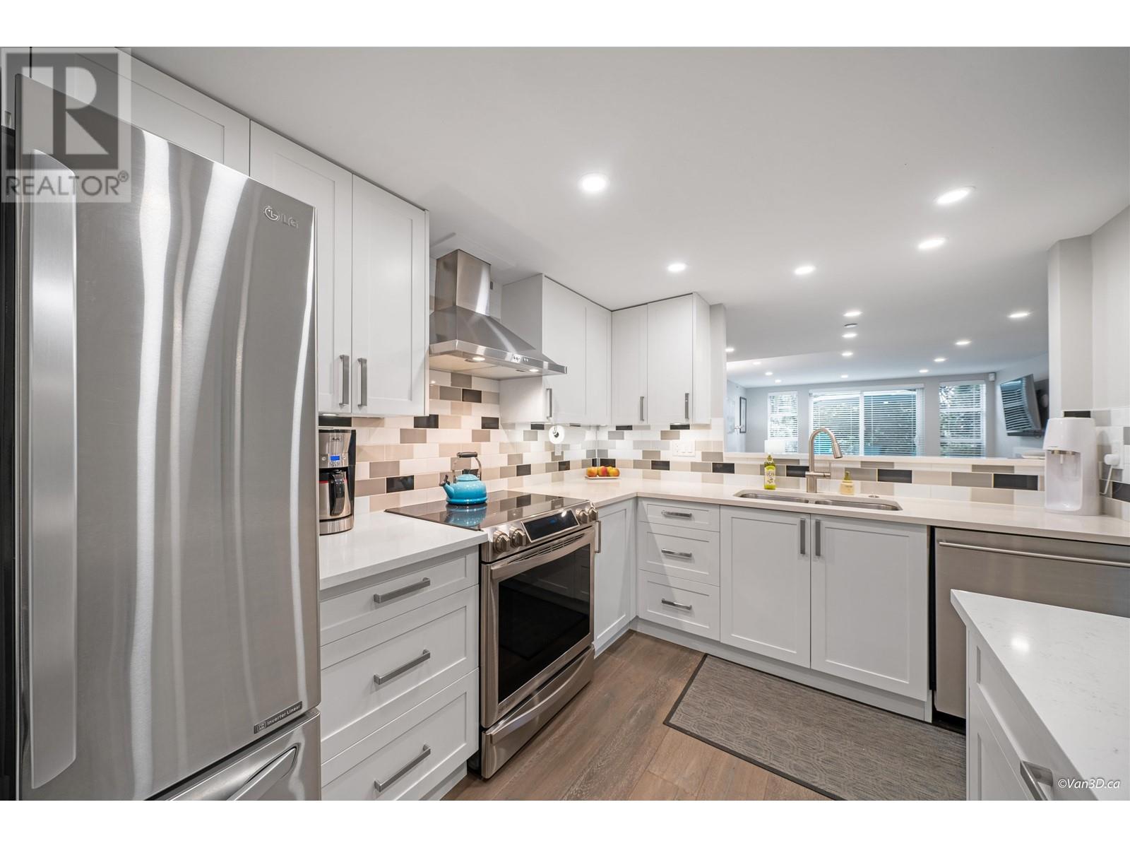 101 3608 Deercrest Drive, North Vancouver, British Columbia  V7G 2S8 - Photo 2 - R2830317