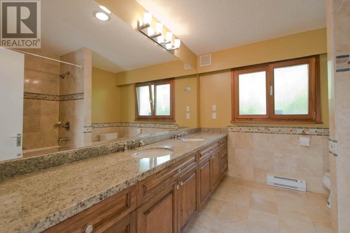 944 Clements Avenue, North Vancouver, British Columbia  V7R 2K7 - Photo 10 - R2830316