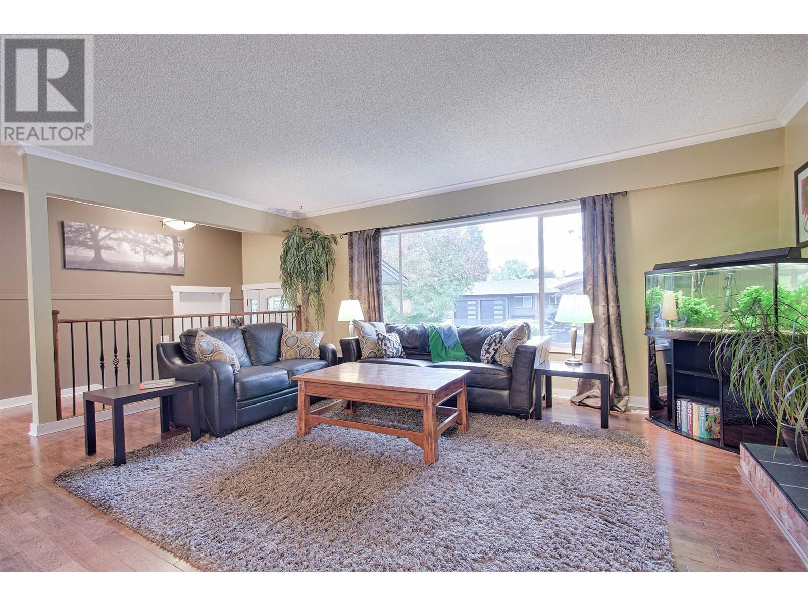 18843 120 Avenue, Pitt Meadows, British Columbia  V3Y 1W5 - Photo 3 - R2825052