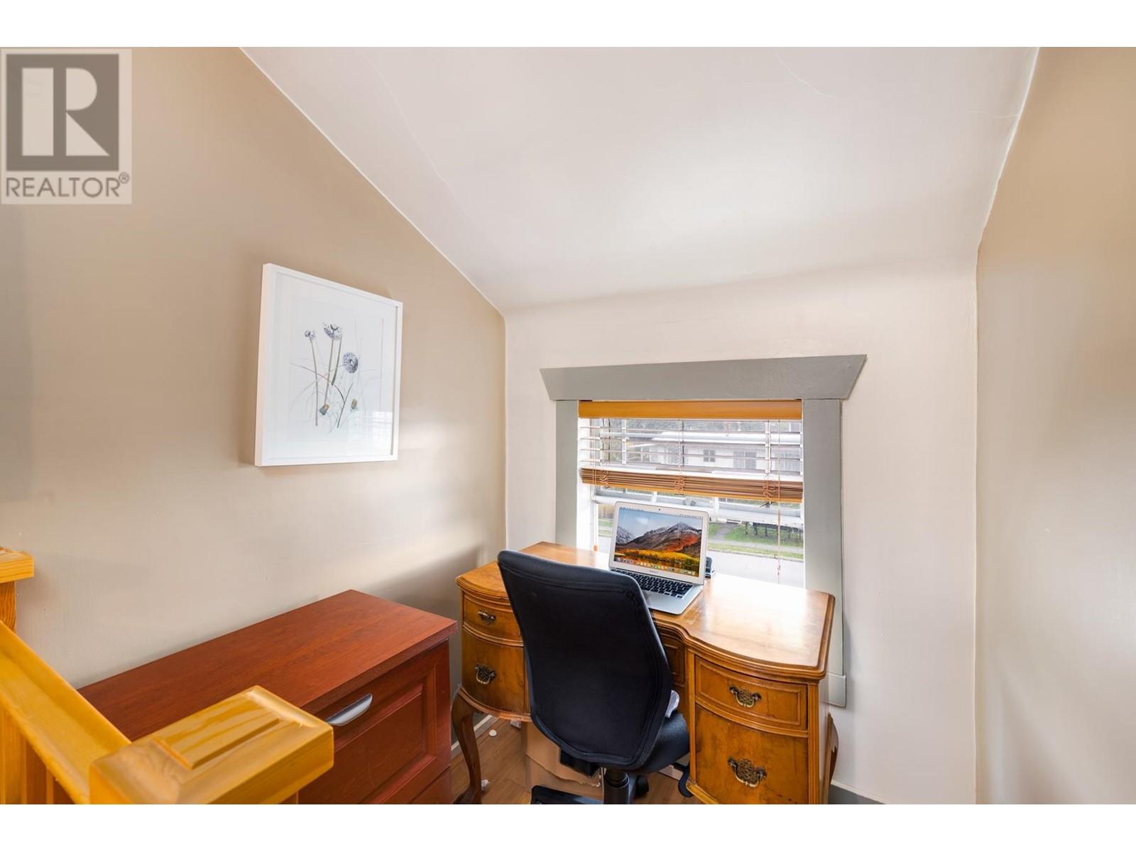 402 E 13th Street, North Vancouver, British Columbia  V7L 2M1 - Photo 17 - R2827301