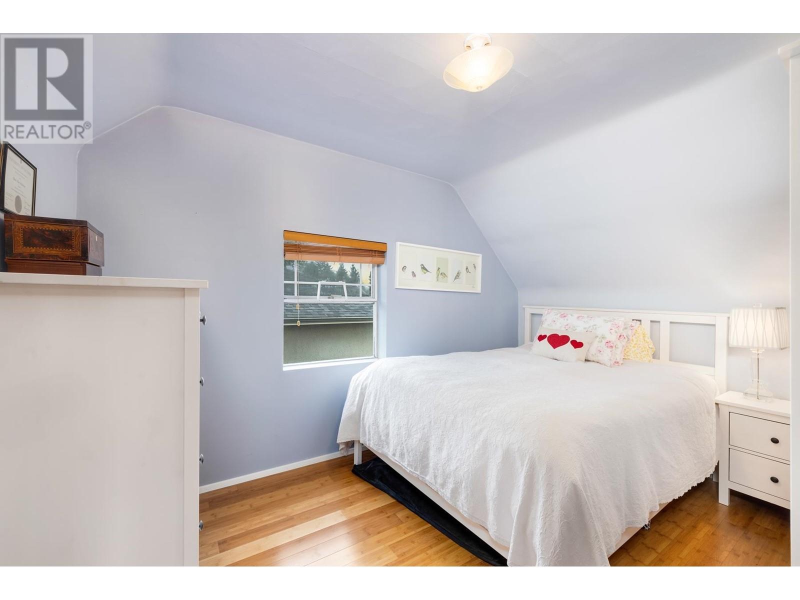 402 E 13th Street, North Vancouver, British Columbia  V7L 2M1 - Photo 18 - R2827301