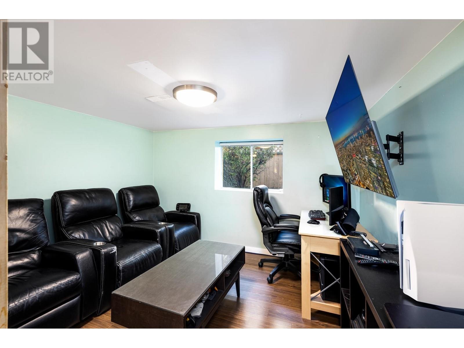 402 E 13th Street, North Vancouver, British Columbia  V7L 2M1 - Photo 22 - R2827301