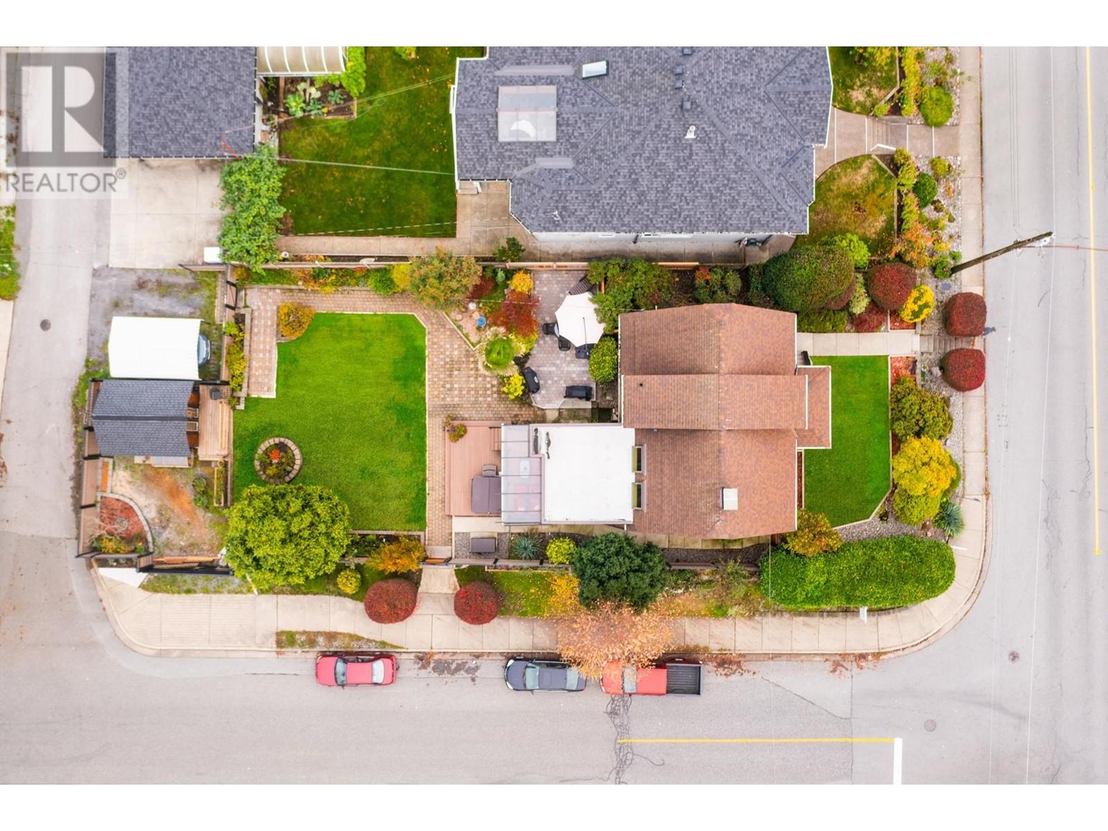 402 E 13th Street, North Vancouver, British Columbia  V7L 2M1 - Photo 39 - R2827301