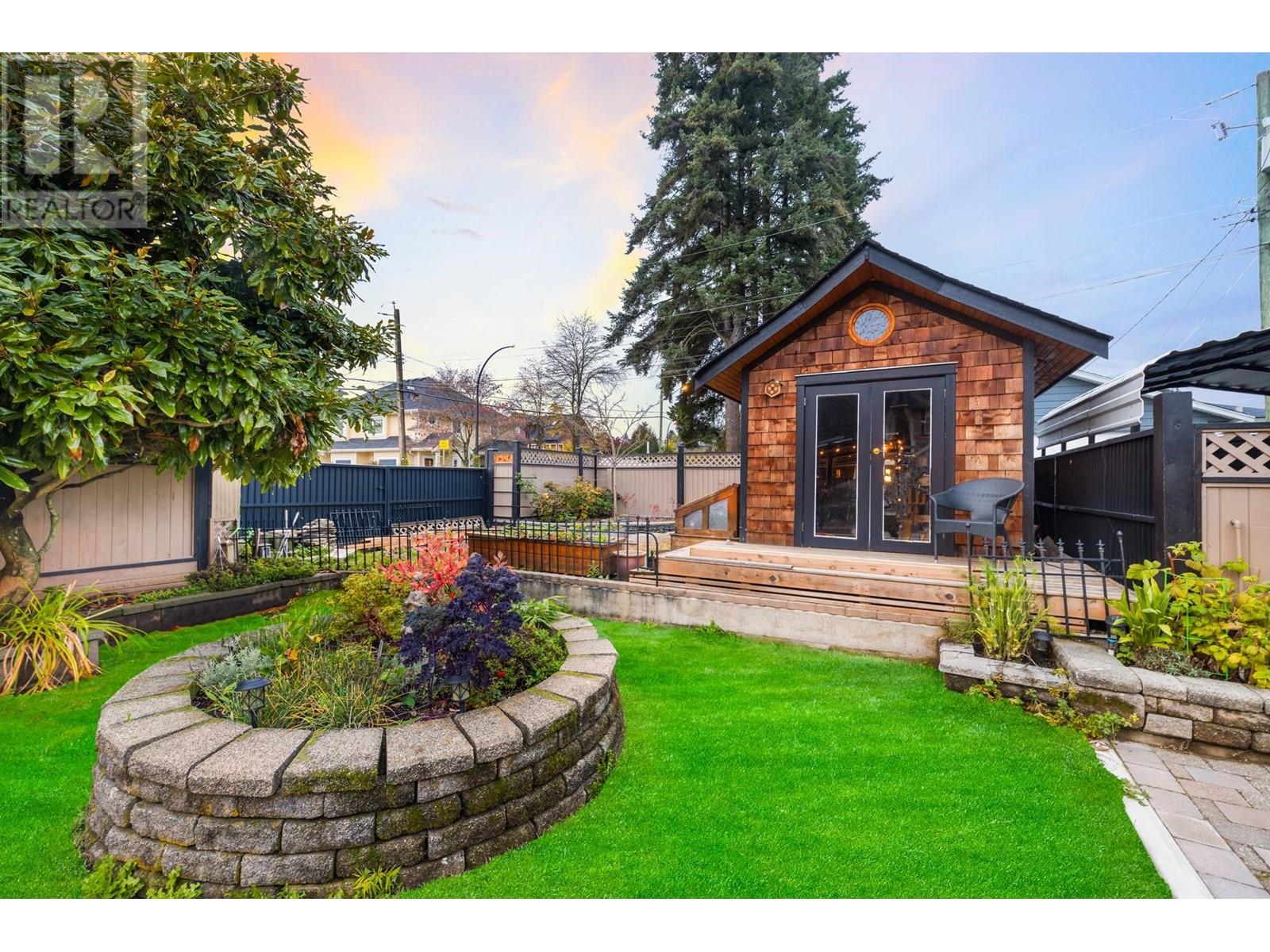 402 E 13th Street, North Vancouver, British Columbia  V7L 2M1 - Photo 31 - R2827301