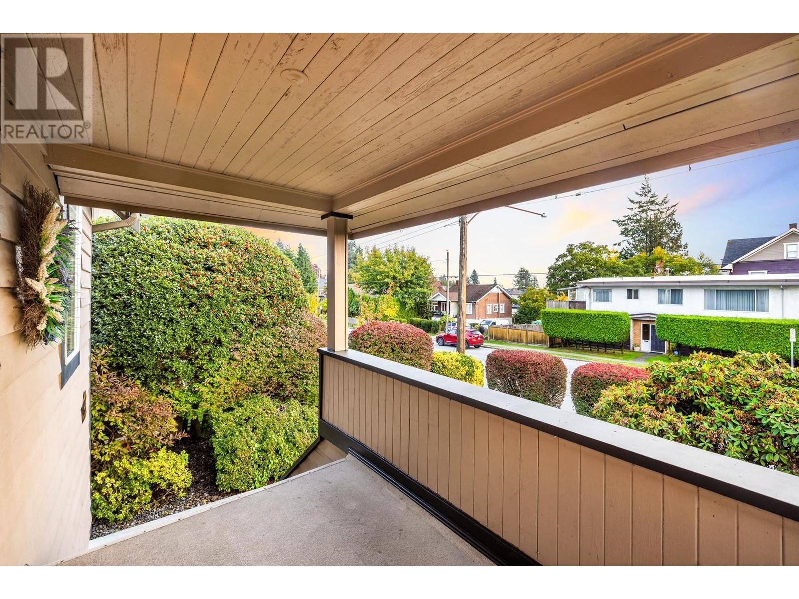 402 E 13th Street, North Vancouver, British Columbia  V7L 2M1 - Photo 38 - R2827301