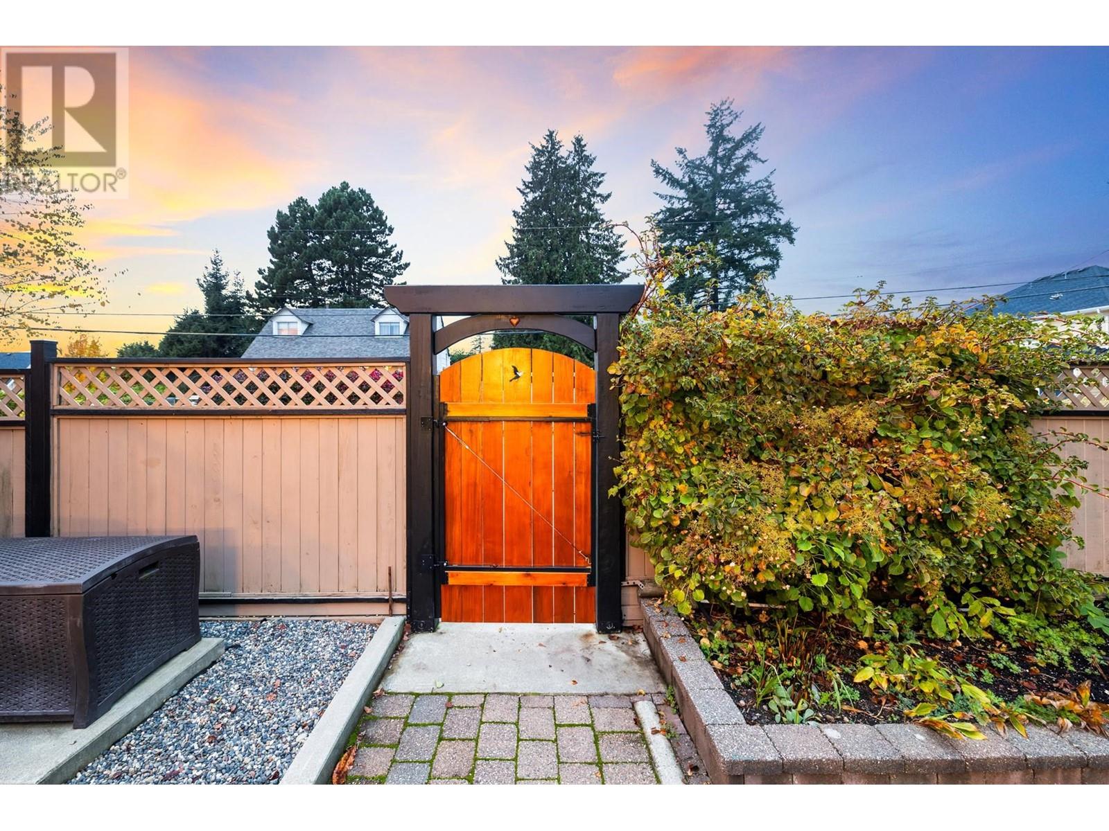 402 E 13th Street, North Vancouver, British Columbia  V7L 2M1 - Photo 34 - R2827301