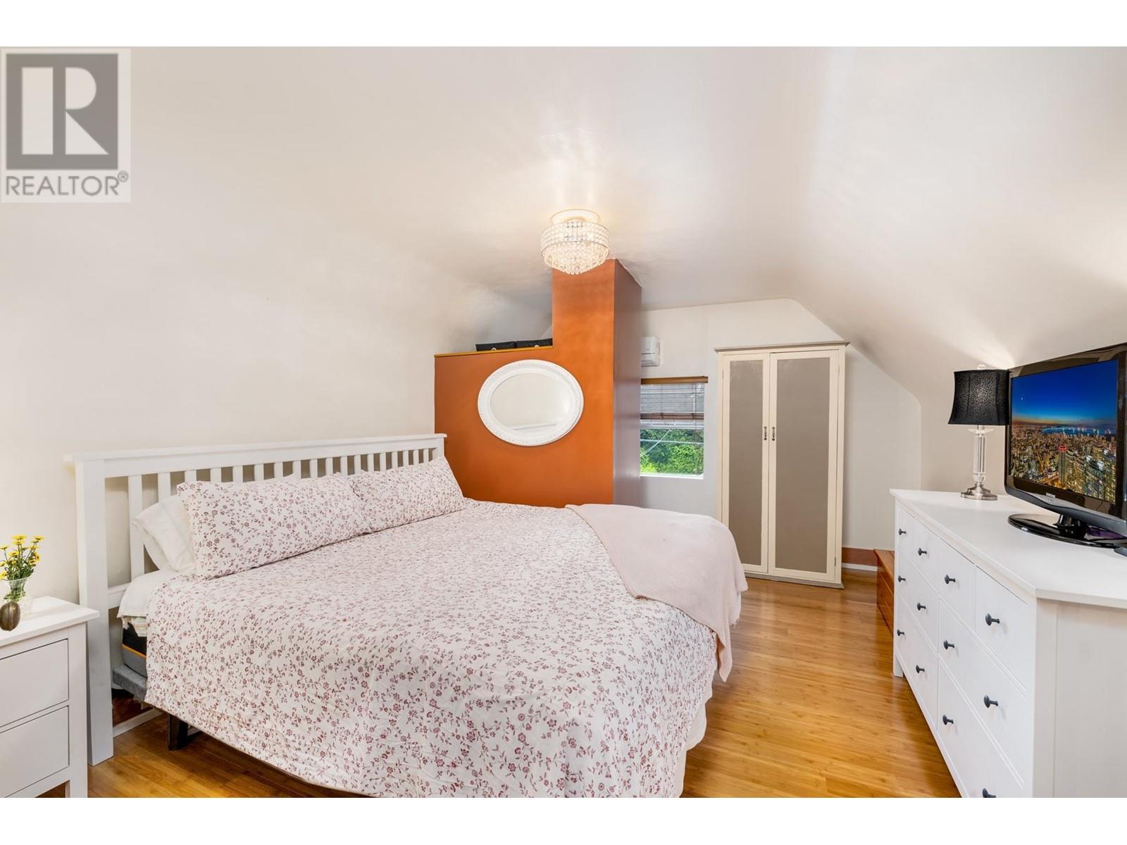 402 E 13th Street, North Vancouver, British Columbia  V7L 2M1 - Photo 16 - R2827301