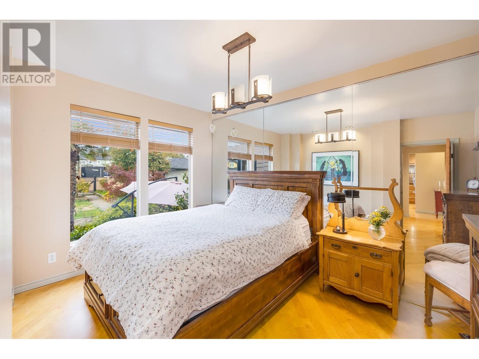 402 E 13th Street, North Vancouver, British Columbia  V7L 2M1 - Photo 14 - R2827301